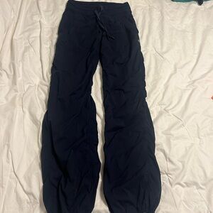 Lululemon mid/lower rise studio pant in navy!
